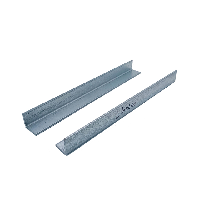 Montaggio del pannello solare L canale unistrut in acciaio