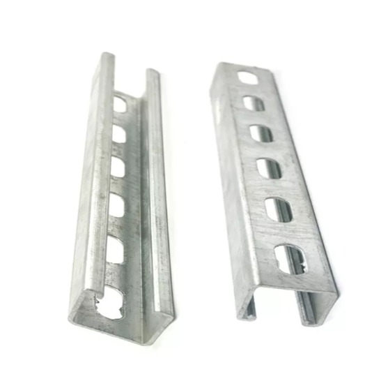 Canale C in acciaio inossidabile vs. Alluminio: quale vince?