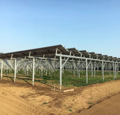 Una centrale solare fotovoltaica (PV)